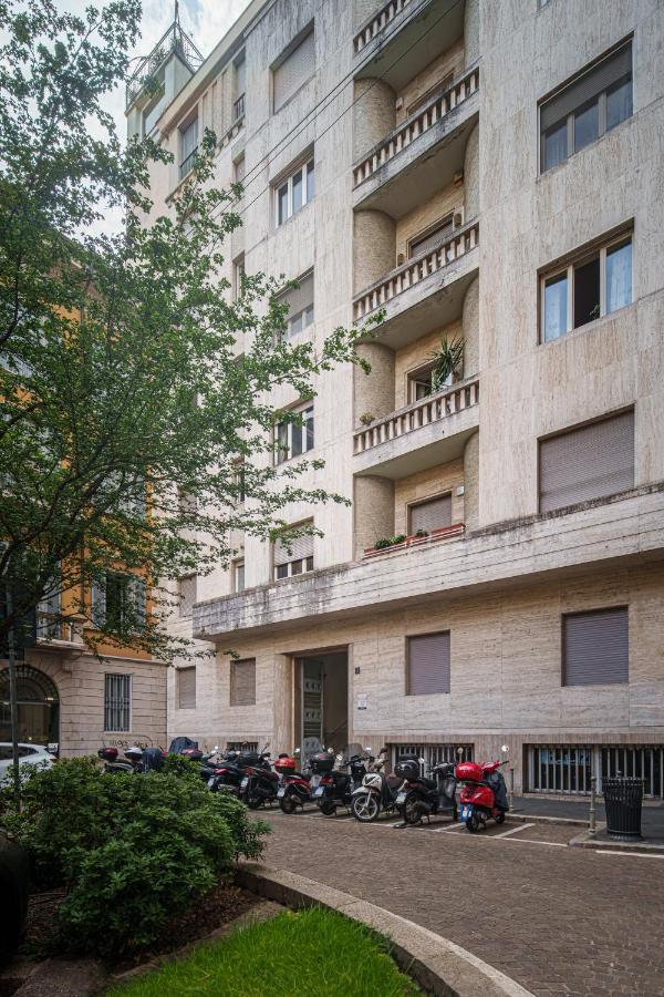 Accomodo Mib31 Bivano Centro Storico Apartment Milan Bagian luar foto